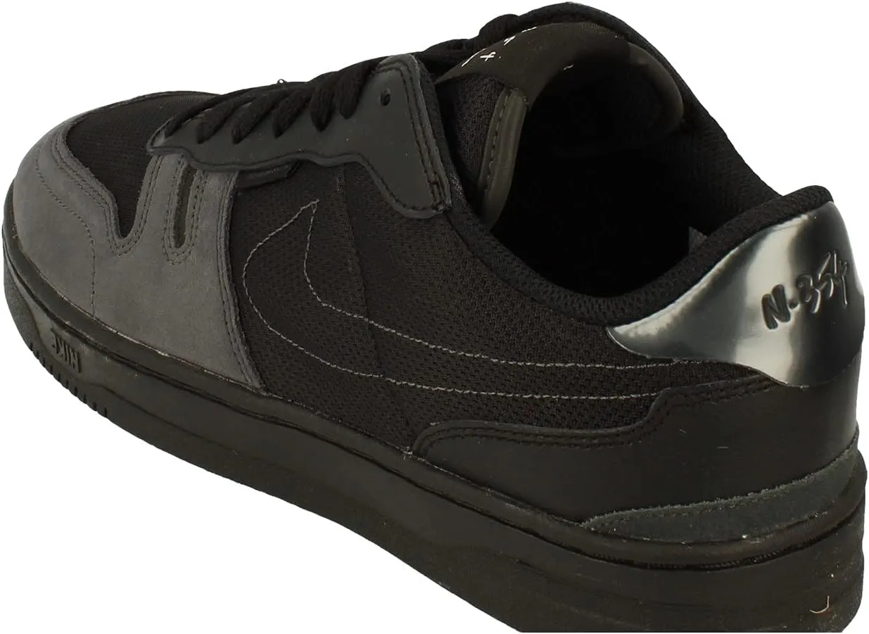 Nike Men's Tennis Shoe
