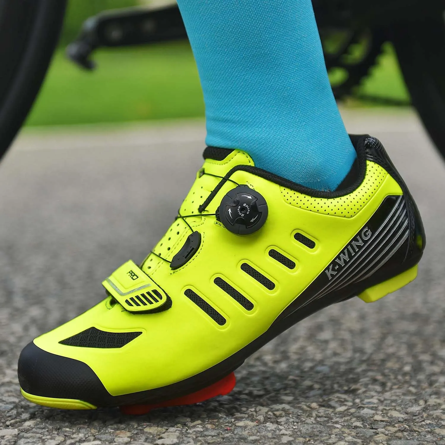 Unisex Cycling Shoes Compatible with pelaton Indoor Road Bike Shoes Mountain Bike Shoes for Men and Women Delta Cleats Clip Outdoor Pedal Bicycle Shoes MTB Shoes for Men